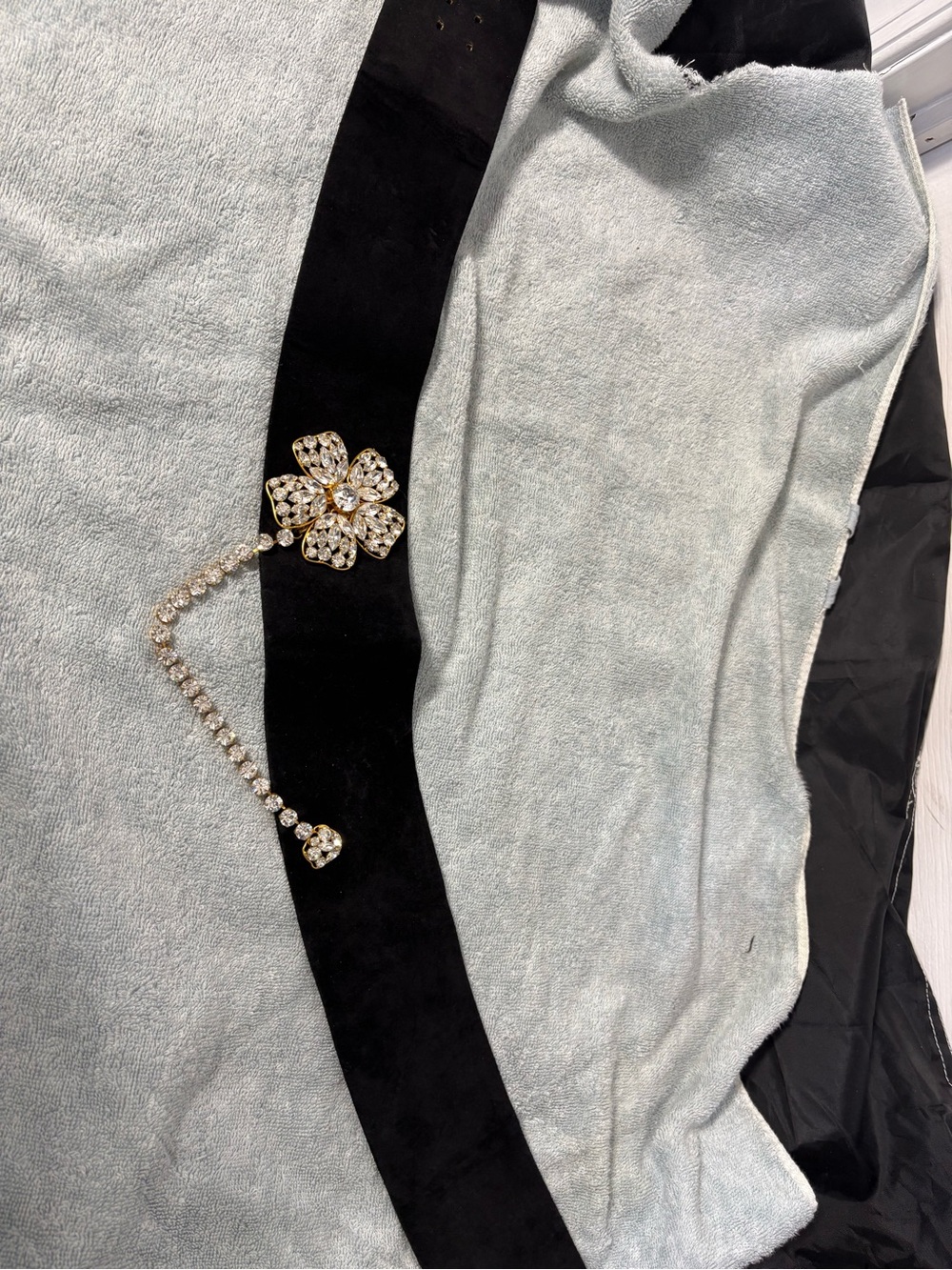 Vintage Christian Dior Luxurious Black and Gold Belt with Ornate Design - Picture 7 of 15